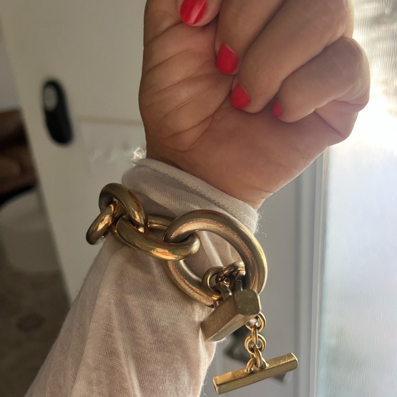 Jacquemus Chunky Gold Bracelet - Picture 8 of 10